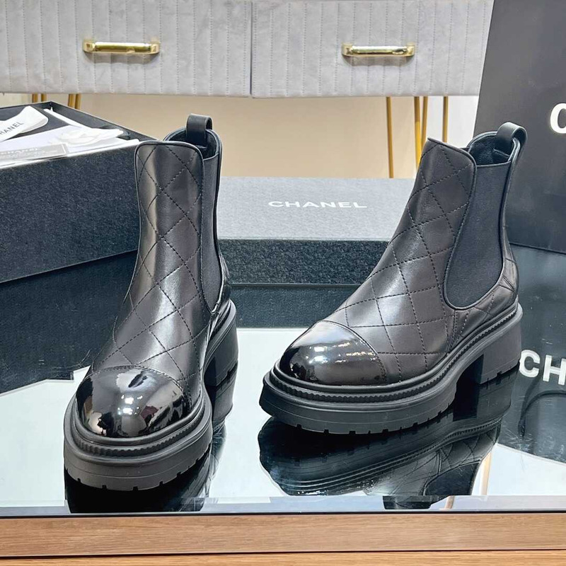 Ch*el short boots calfskin&patent black