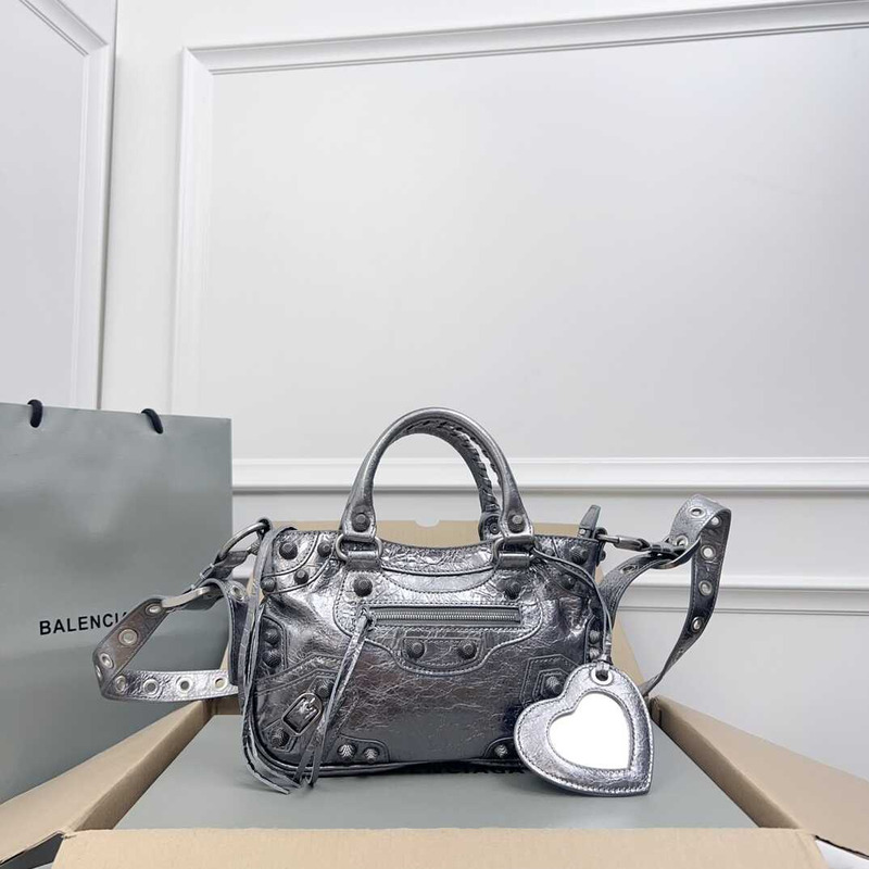 Ba*len*cia*ga neo cagole handbag xs silver