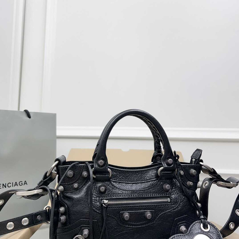 Ba*len*cia*ga neo cagole handbag xs black