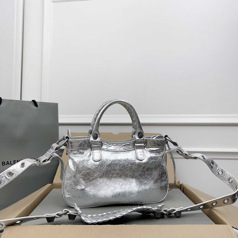 Ba*len*cia*ga neo cagole handbag xs silver