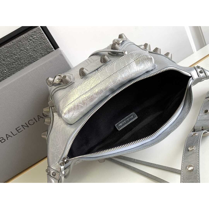 Ba*len*cia*ga le cagole leather belt bag silver