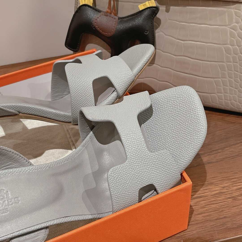 H**mes ella 105 calfskin heeled sandals grey