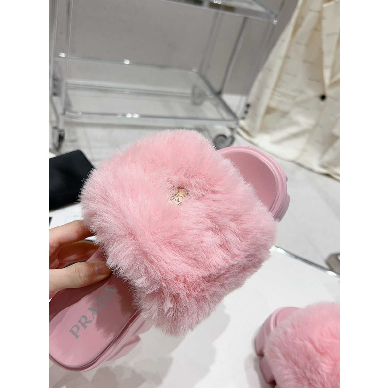 Pra*a shearing slides pink