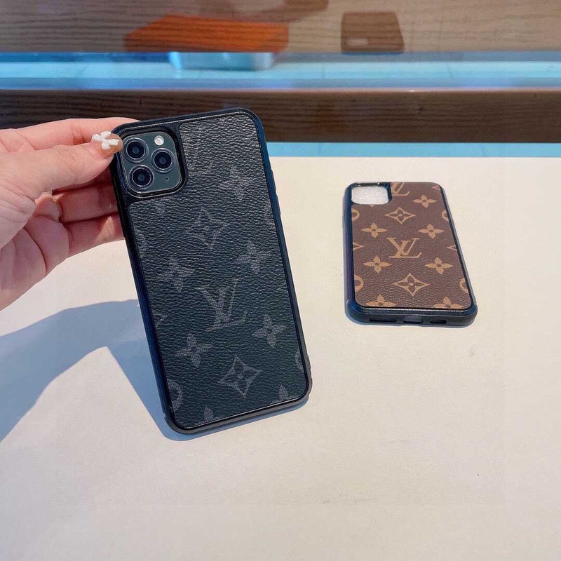 l**is V*t*n lv phone case black