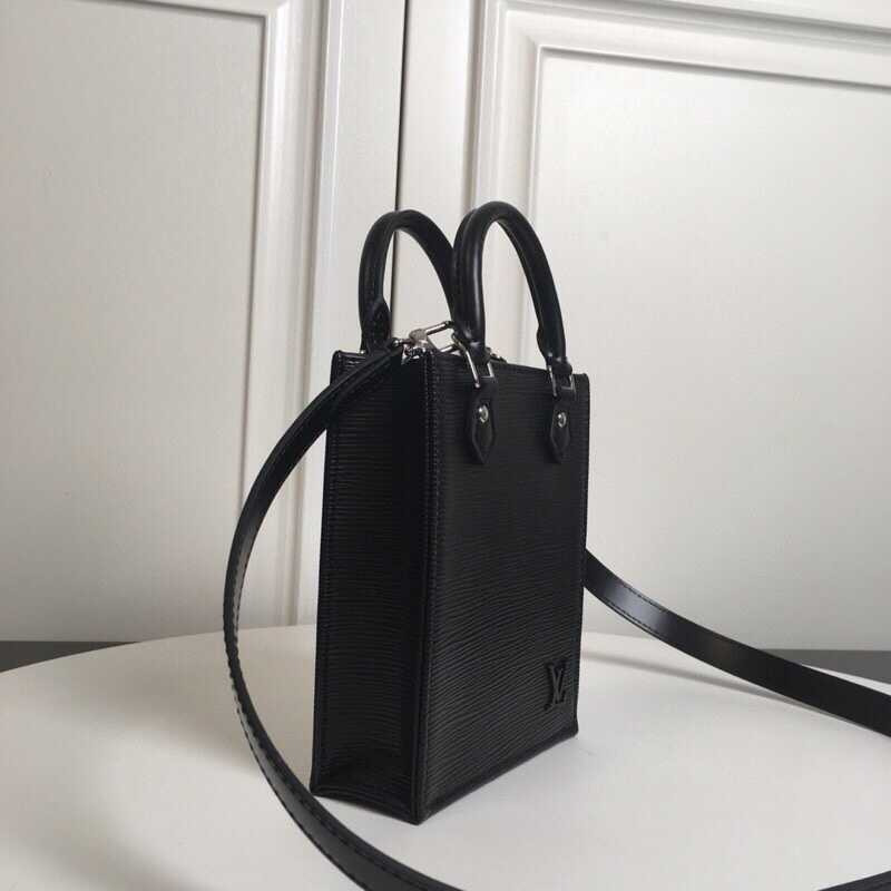 l**is V*t*n petit sac plat epi leather black