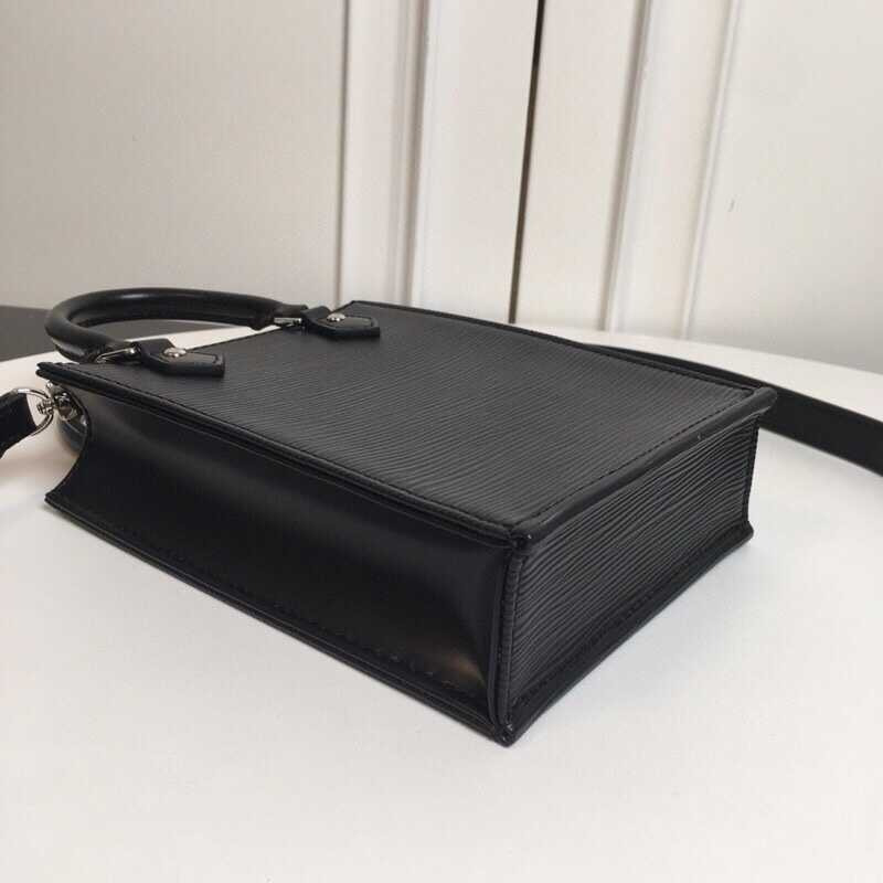 l**is V*t*n petit sac plat epi leather black