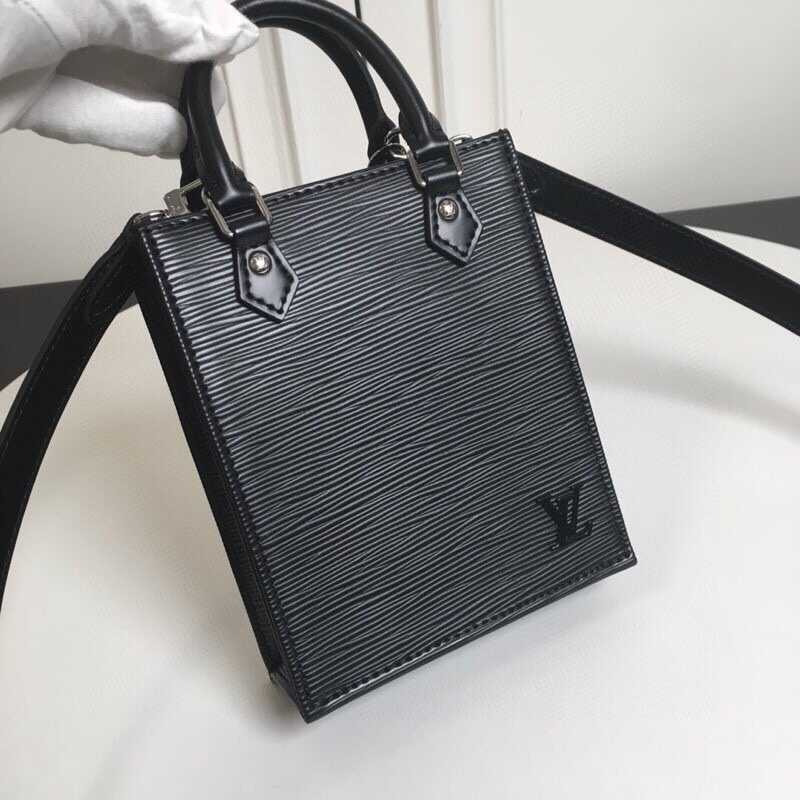 l**is V*t*n petit sac plat epi leather black