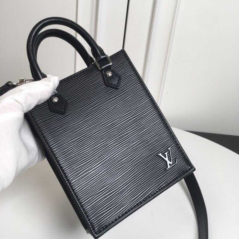 l**is V*t*n petit sac plat epi leather black