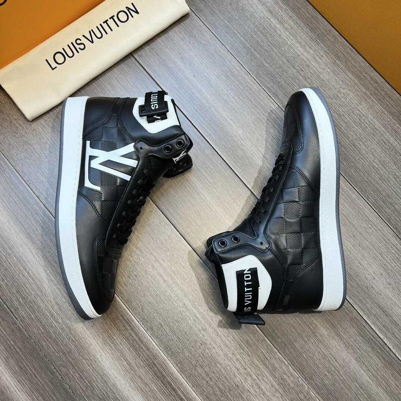 l**is V*t*n high-top sneakers black and white