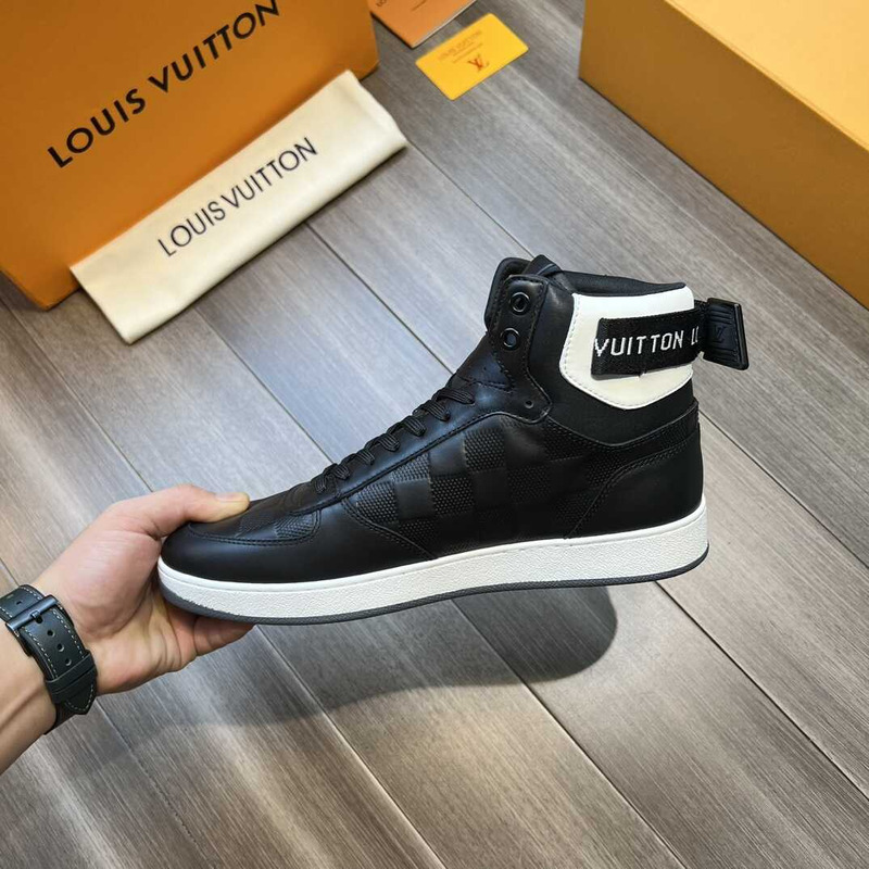 l**is V*t*n high-top sneakers black and white