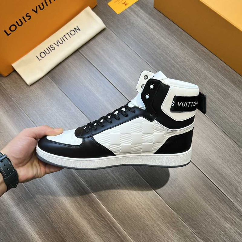 l**is V*t*n high-top sneakers black