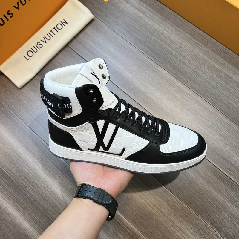 l**is V*t*n high-top sneakers black