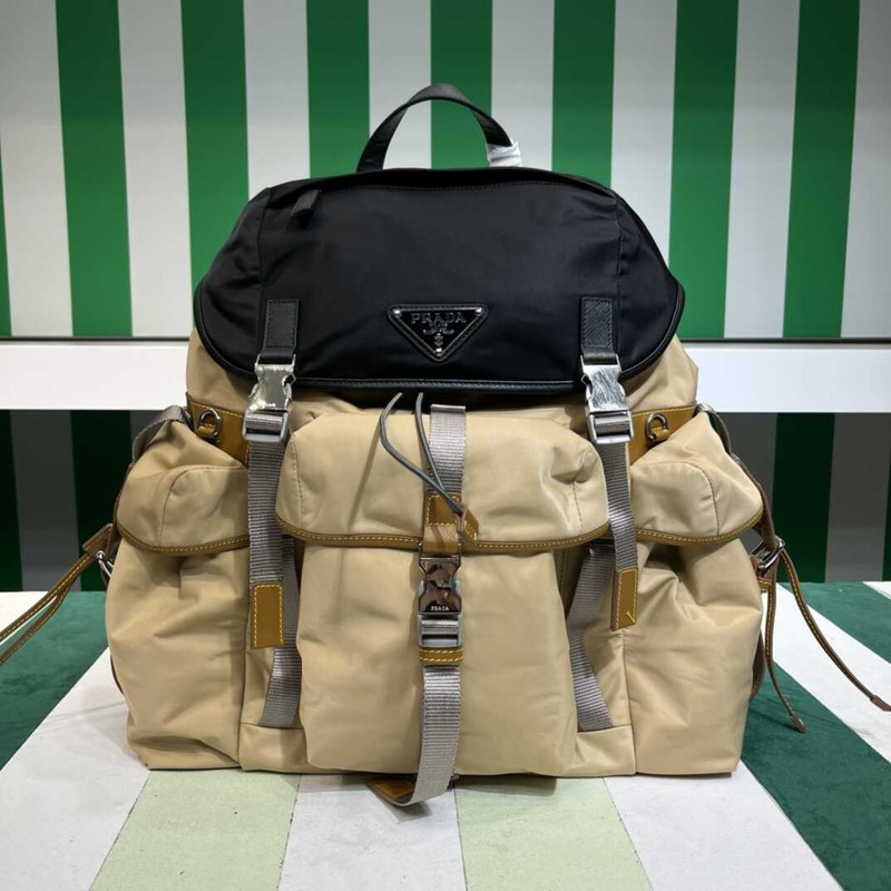 Pra*a backack beige and black