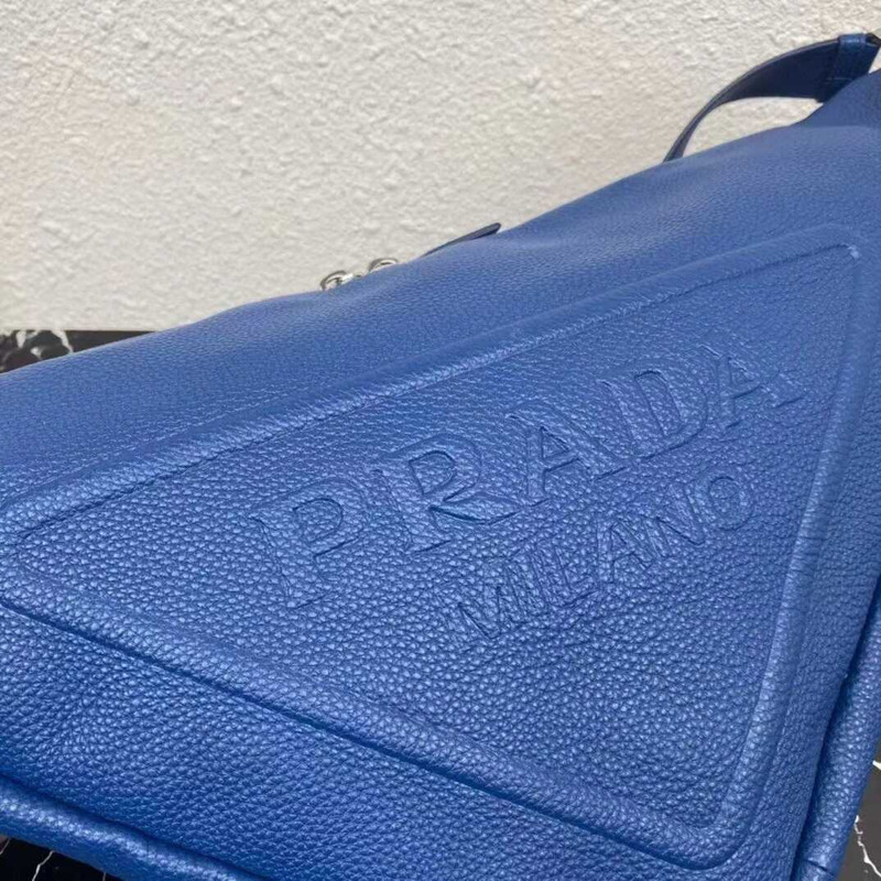 Pra*a pre-owned triangle logo embossed shoulder bag blue