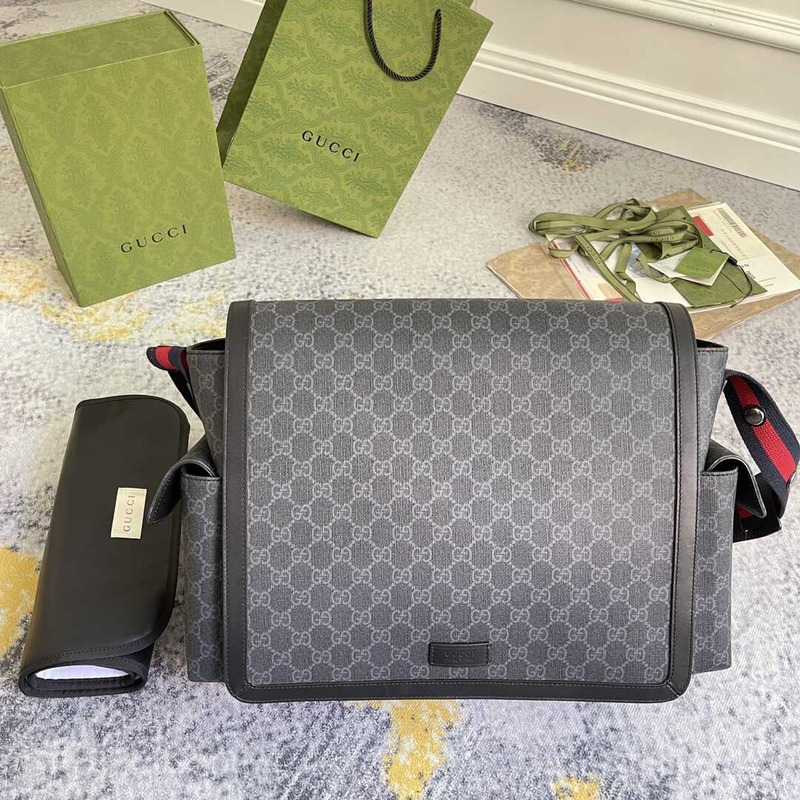 G*u*i gg sup*e diaper bag