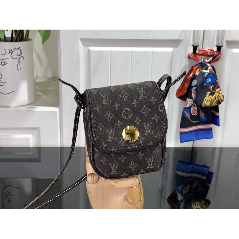 l**is V*t*n monogram mini lin canvas pochette cancun bag