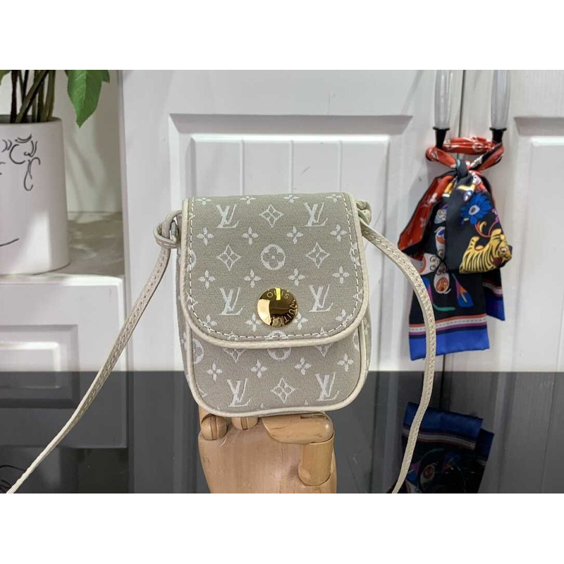 l**is V*t*n dune monogram mini lin canvas pochette cancun bag