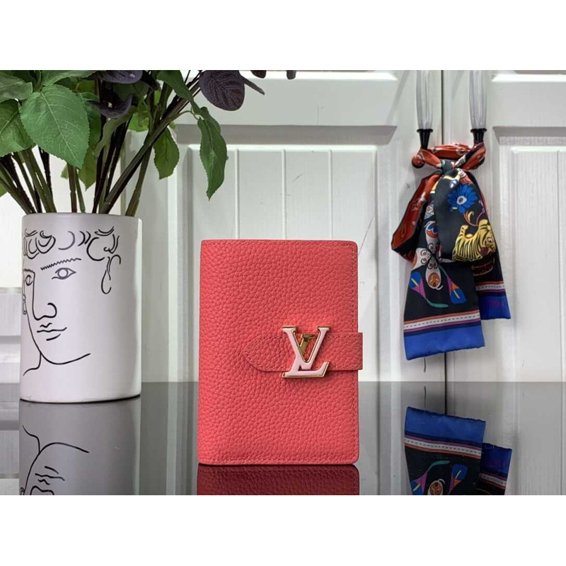 l**is V*t*n lv vertical compact wallet red