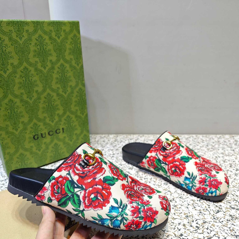 G*u*i floral loafer white and multi colors