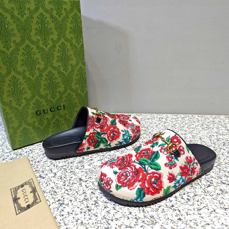 G*u*i floral loafer white and multi colors