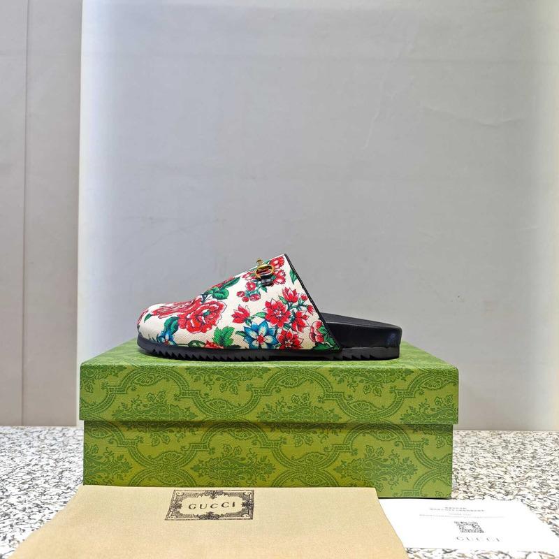 G*u*i floral loafer white and multi colors