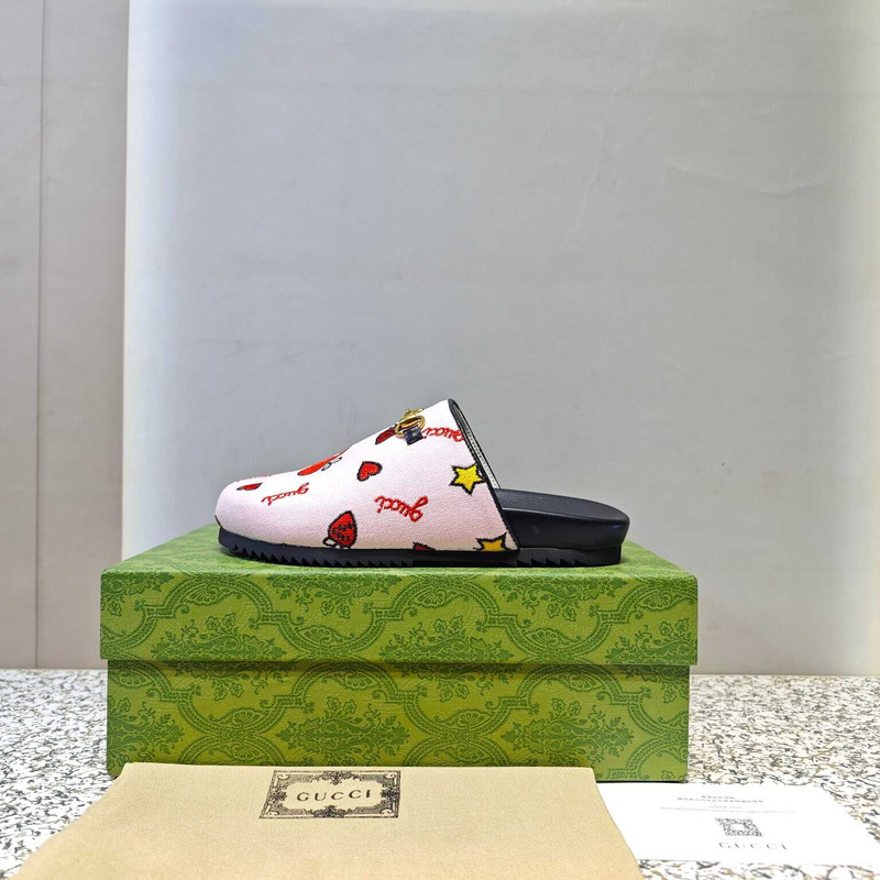 G*u*i loafers with printed red heart white