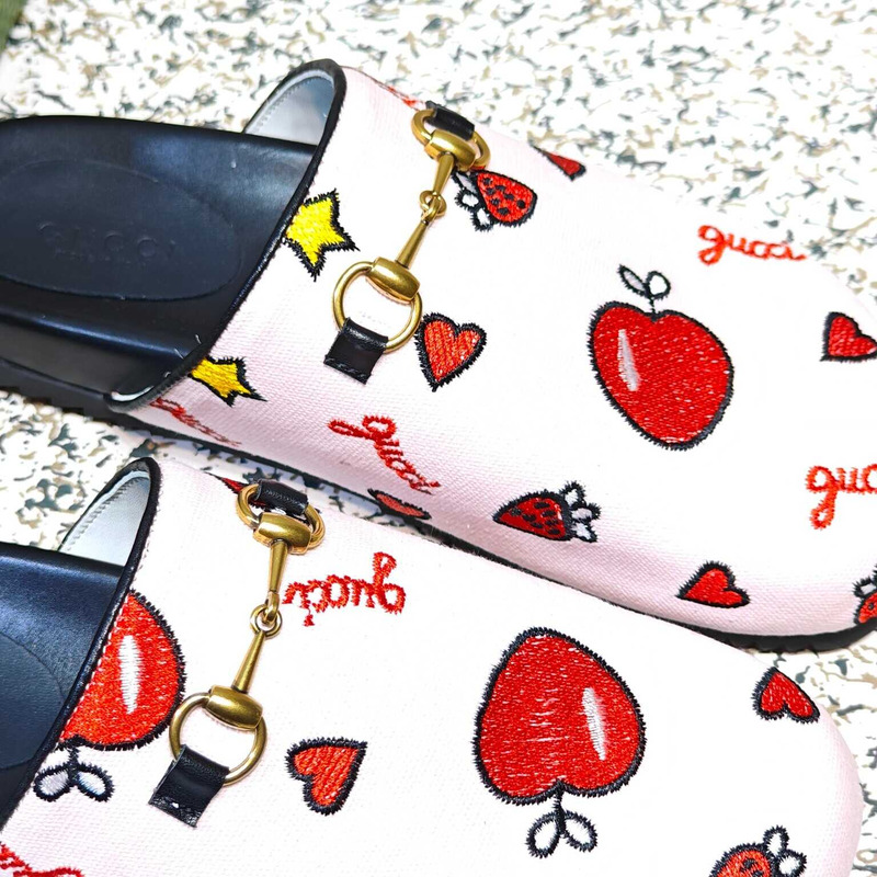 G*u*i loafers with printed red heart white