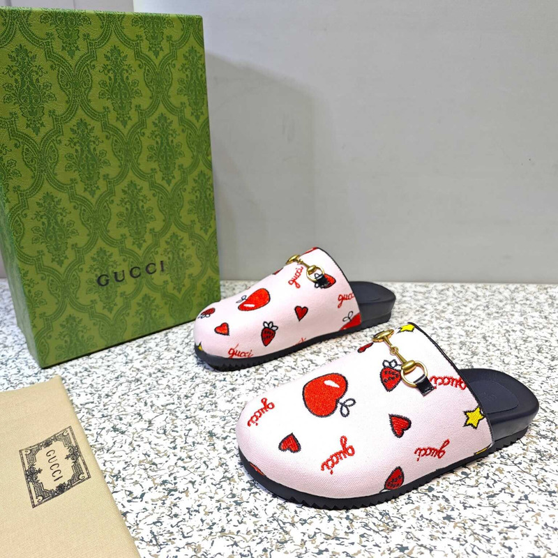 G*u*i loafers with printed red heart white