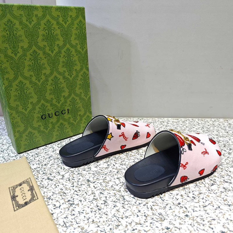 G*u*i loafers with printed red heart white