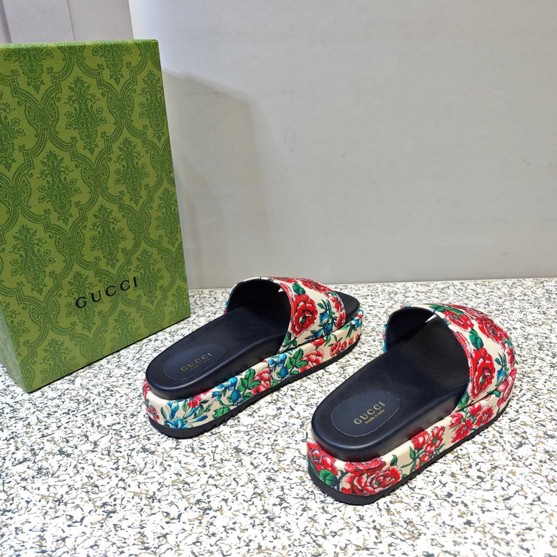 G*u*i platform slippers floral beige and multi colors