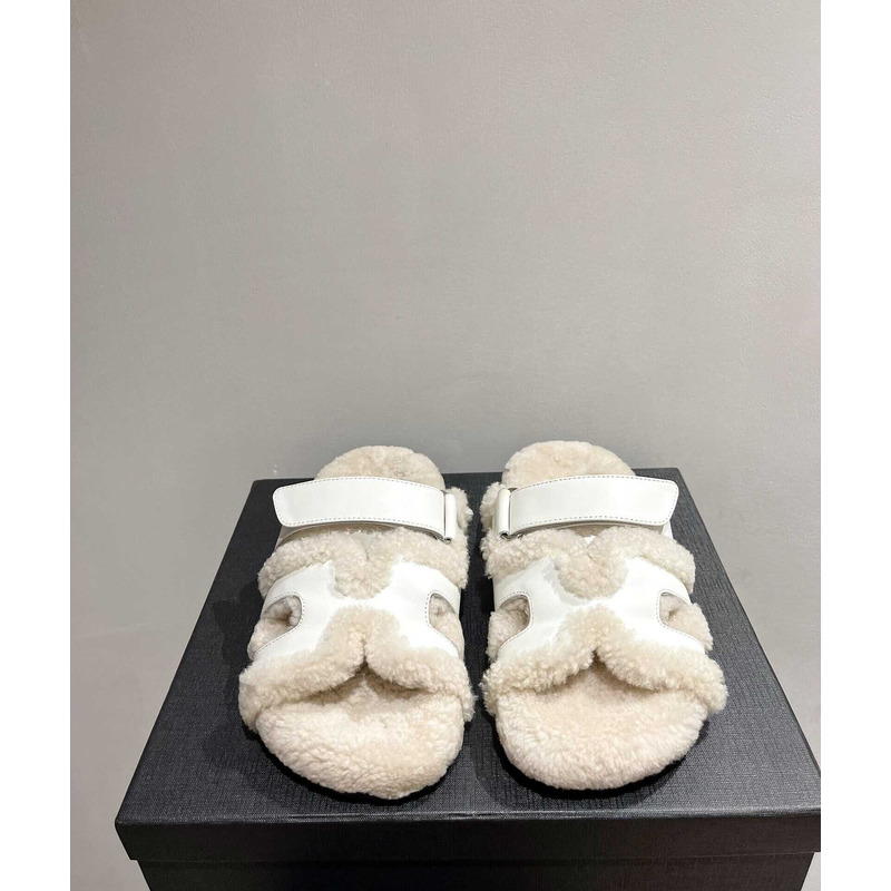 H**mes sandals with fur white