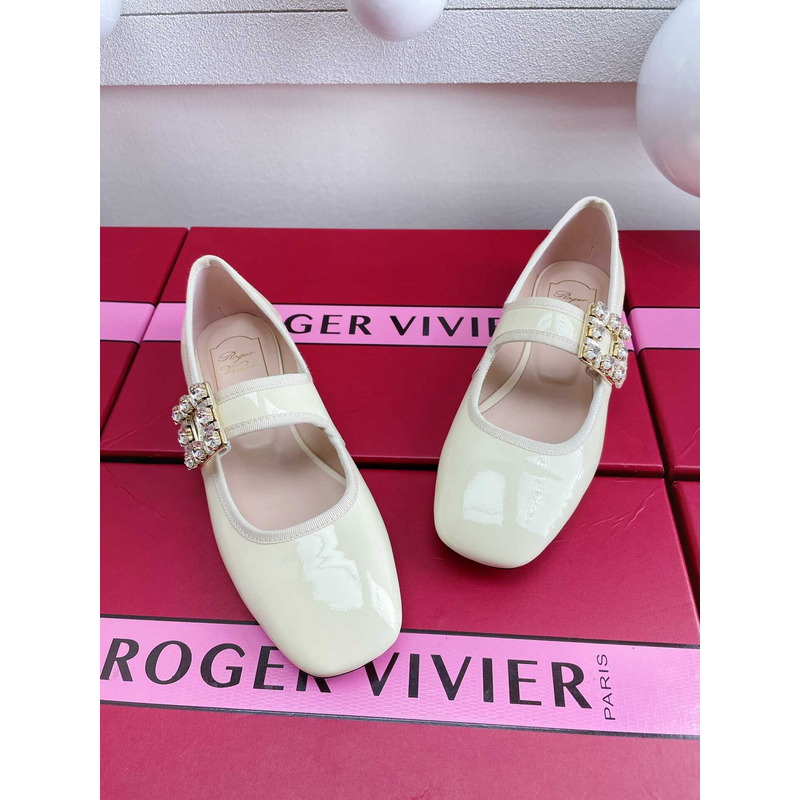 Roger Vivier Très Vivier Babies Patent Leather Ballet Flats Beige