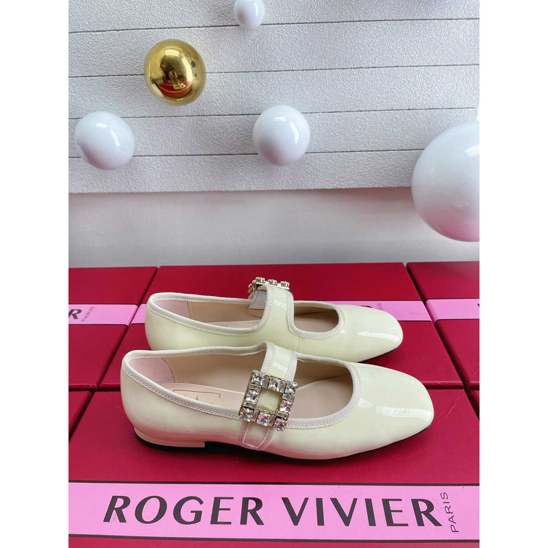 Roger Vivier Très Vivier Babies Patent Leather Ballet Flats Beige