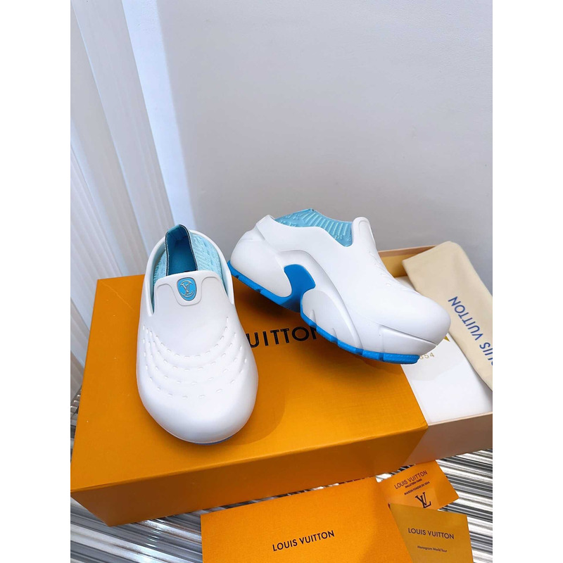 l**is V*t*n foam clogs blue and white