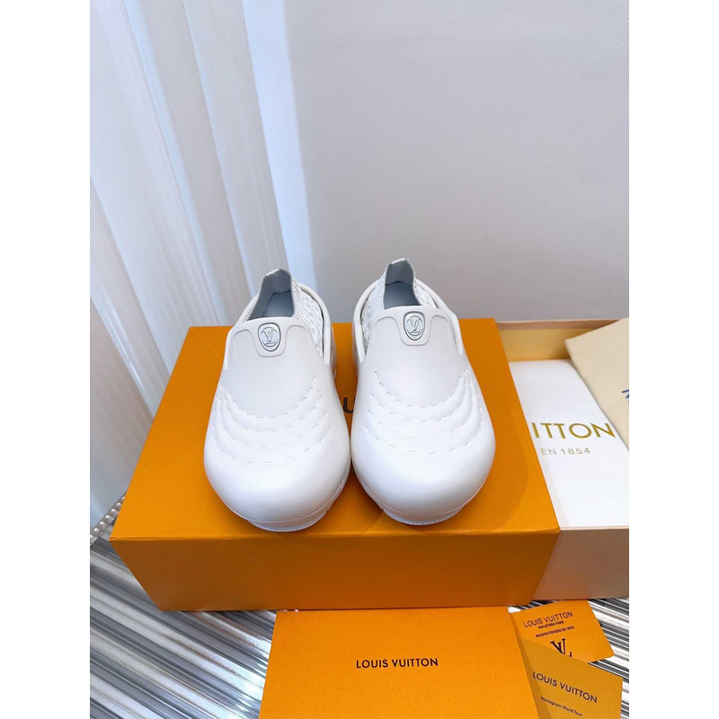 l**is V*t*n foam clogs white