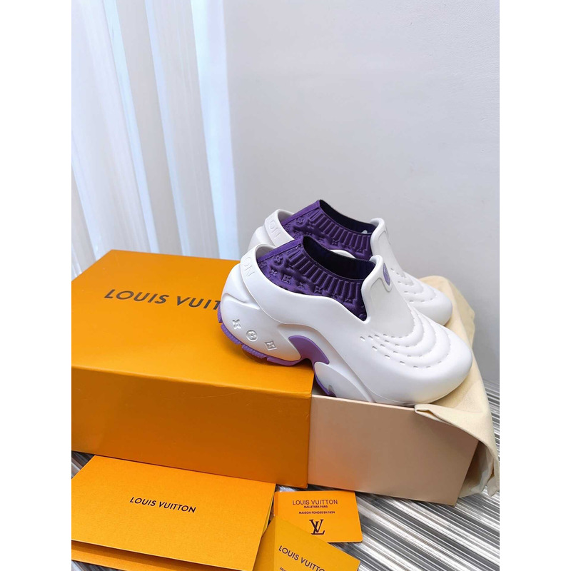 l**is V*t*n foam clogs purple and white