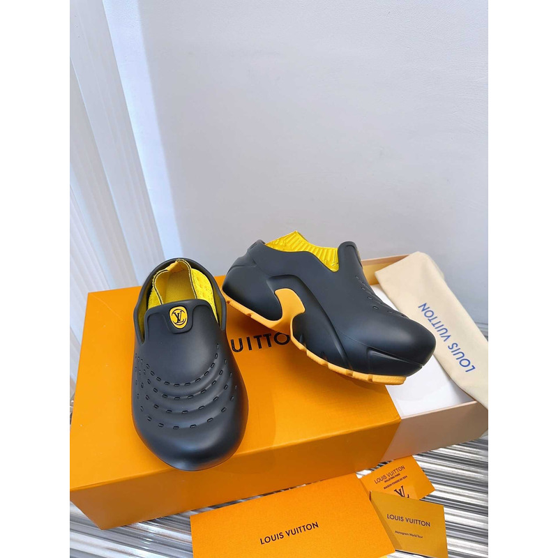 l**is V*t*n foam clogs yellow and black