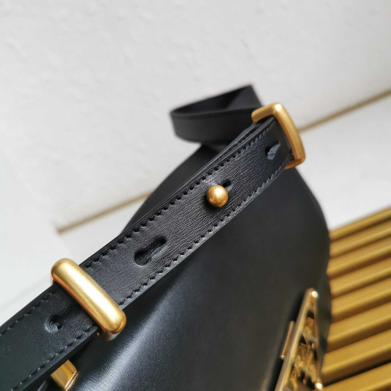 Pra*a emblème leather bag black