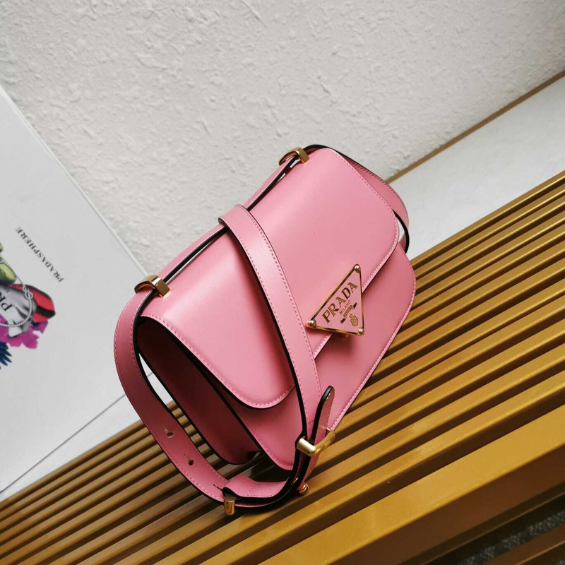 Pra*a emblème leather bag pink