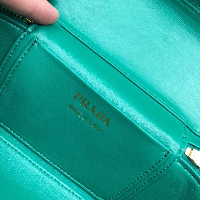 Pra*a re-edition 2005 shoulder bag nylon mint green