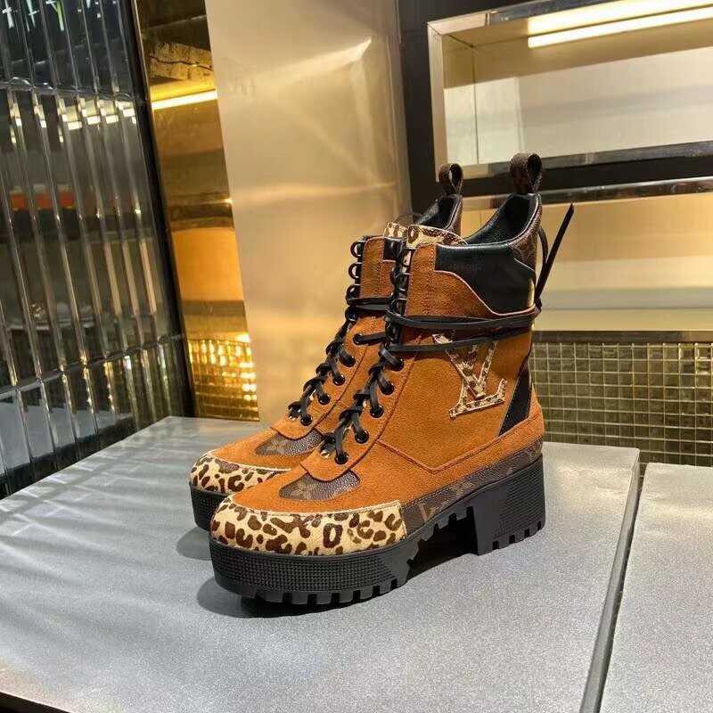 l**is V*t*n leopard print suede boots orange