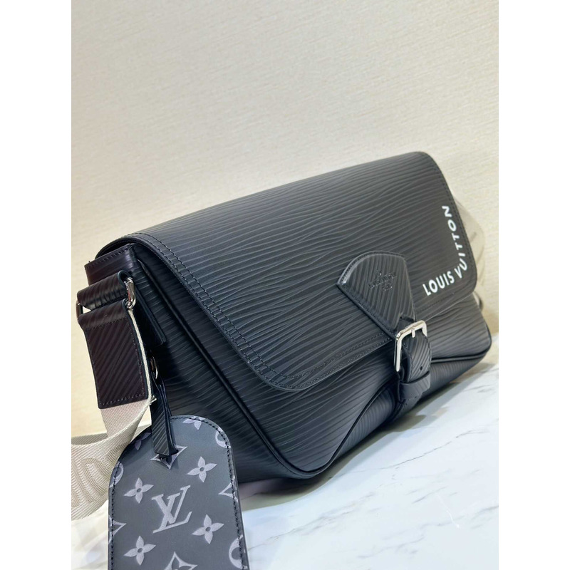 l**is V*t*n montsouris messenger calfskin black