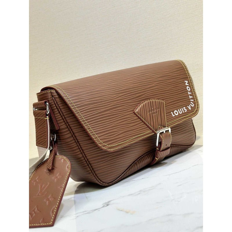 l**is V*t*n montsouris messenger calfskin brown