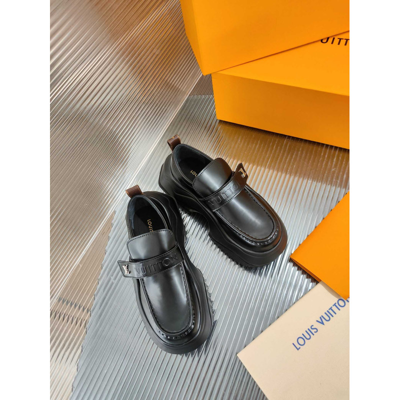 l**is V*t*n leather loafers black