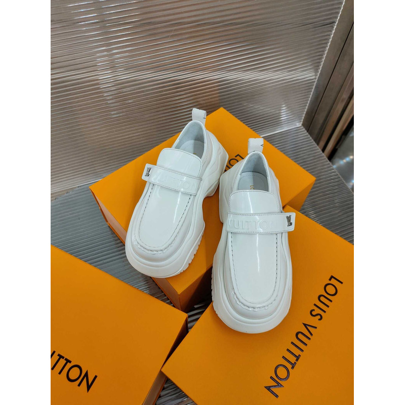 l**is V*t*n leather loafers white