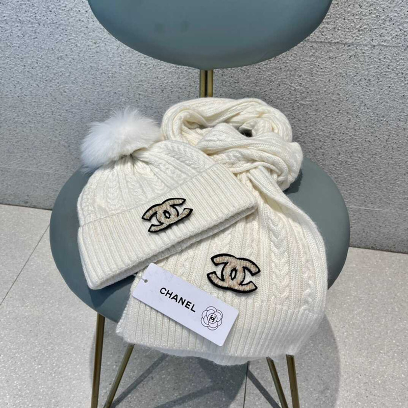 Ch*el pom-pom cap and scarf white