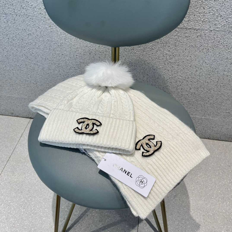 Ch*el pom-pom cap and scarf white