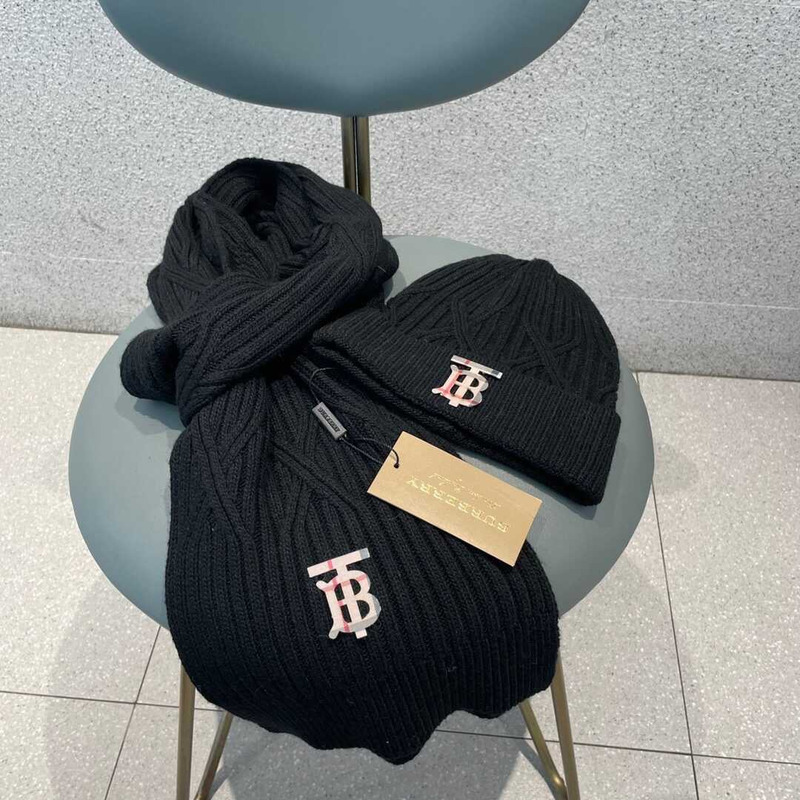 B**rry knitted cap and scarf black