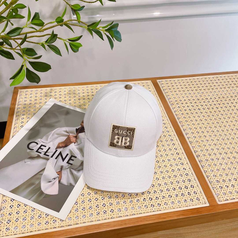 G*u*i baseball cap white