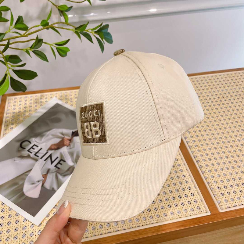 G*u*i baseball cap beige